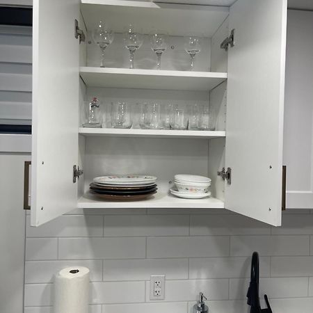 Stylish 2 Bedroom Suite In Sw Edmonton Close To Windermere And Edmonton International Airport Bagian luar foto